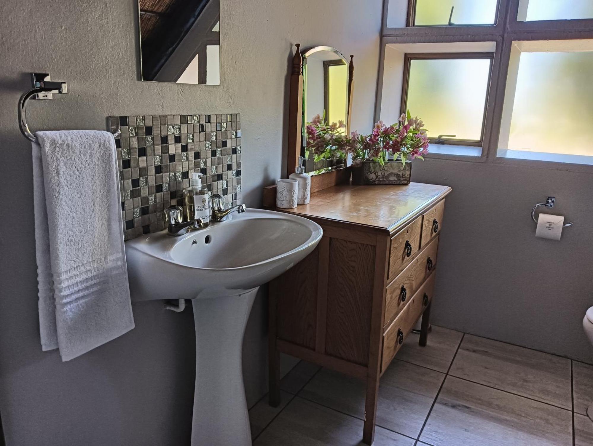 Bed and Breakfast Little Tree Loft 2 Uitenhage Экстерьер фото